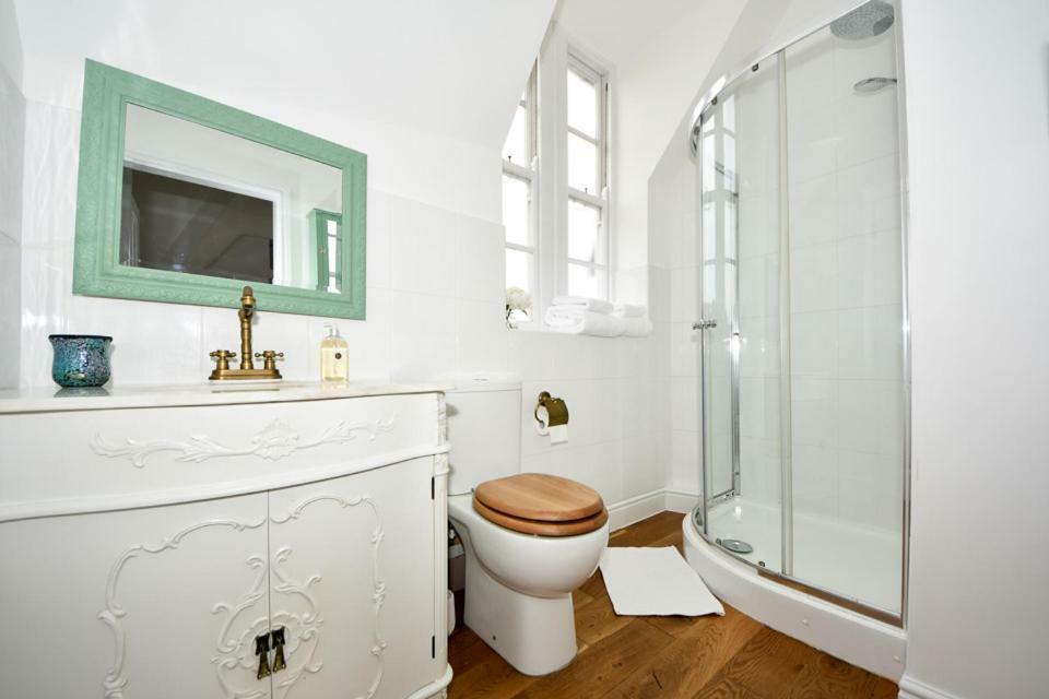 Warwick Post Office Apartment Bagian luar foto