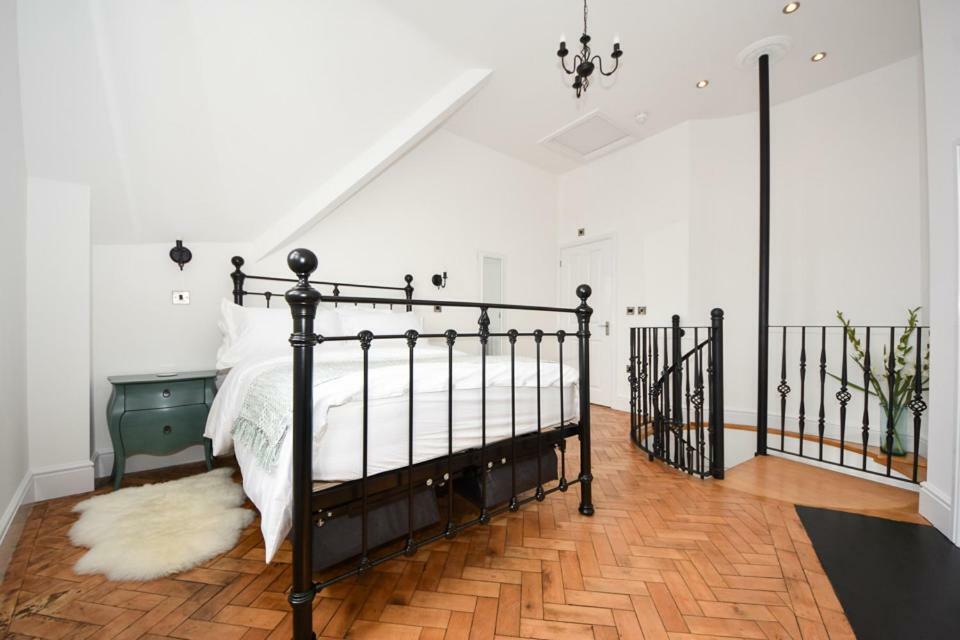 Warwick Post Office Apartment Bagian luar foto