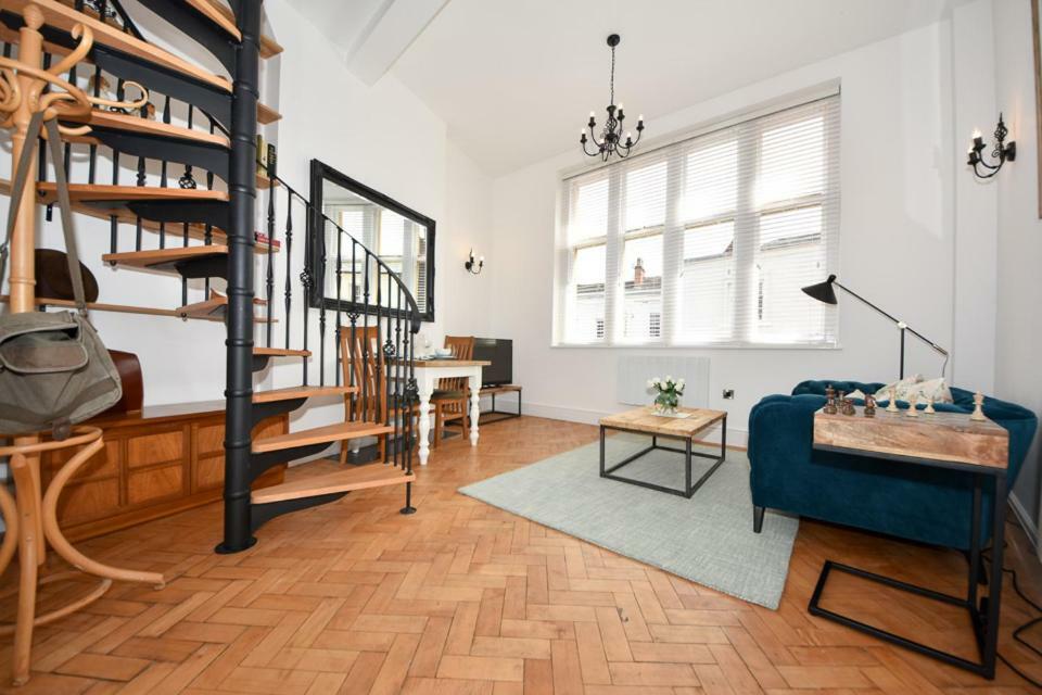 Warwick Post Office Apartment Bagian luar foto